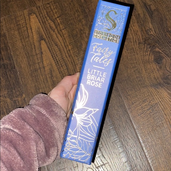 Storybook Cosmetics Little Briar Rose Palette - Picture 4 of 5